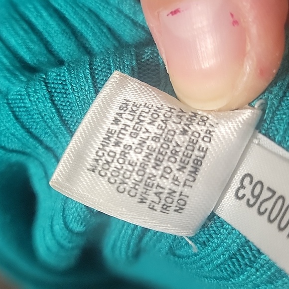 Express Deep V sweater - Picture 8 of 10